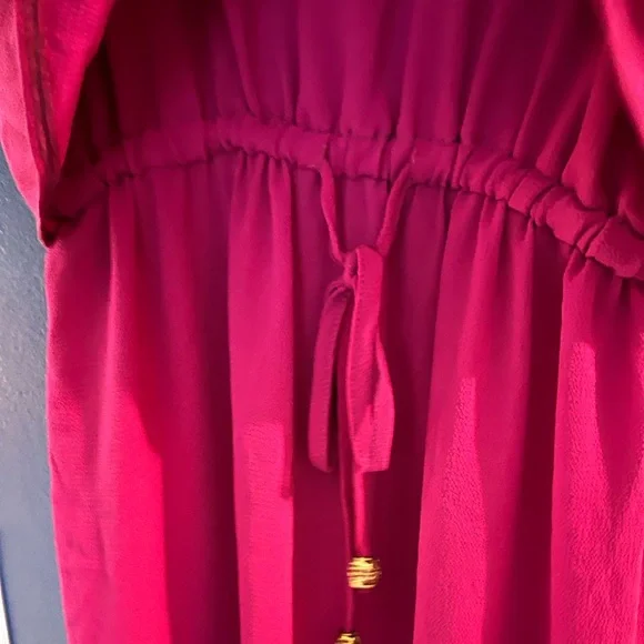 Elegant Sleeveless Fuschia Dress with Side Slit - Picture 2 of 5